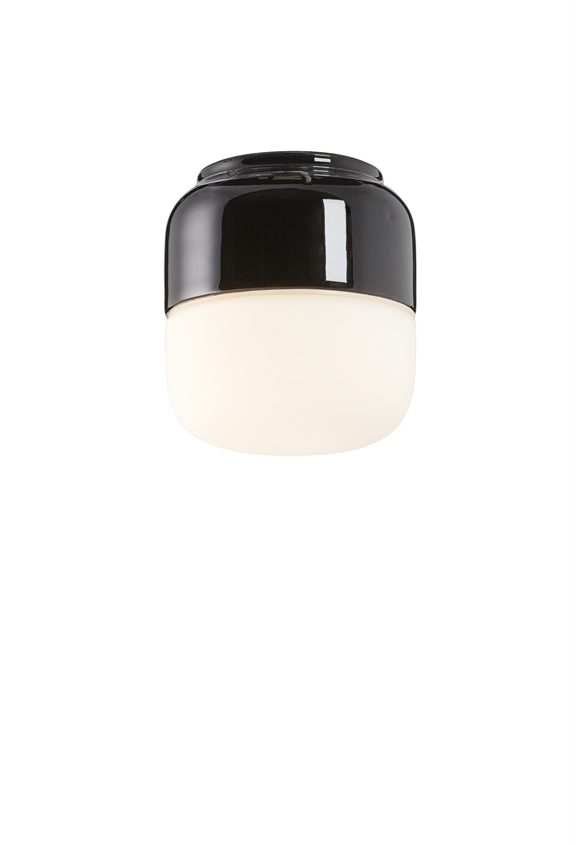 Ohm 100/110 Ledvalaisin 4W IP44 Musta Matta Opaali