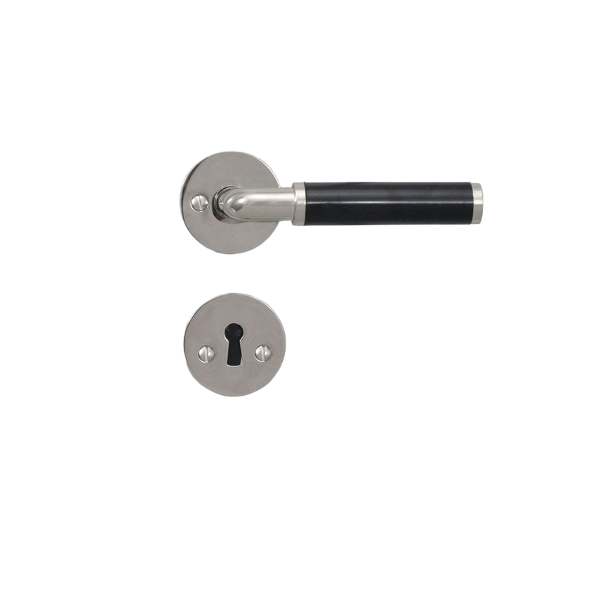 Ovenpainike, funkkismalli, uuteen oveen, niklattu messinki ja musta bakeliitti, avainkilvillä