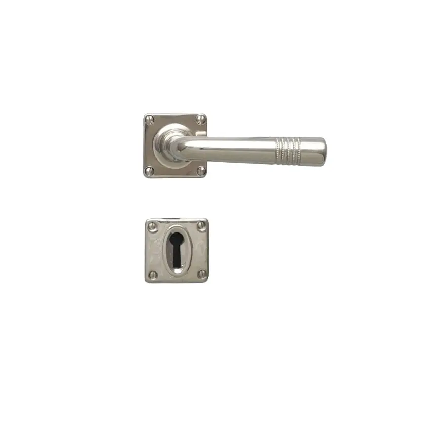 Ovenpainike, Kansallisteatterin malli, vanhaan oveen, alkuperäistyyli, niklattu messinki, avainkilvillä