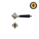 Ovenpainike, Björkboda 25, koristeellinen malli, vanhaan oveen, niklattu messinki ja musta puukahva, avainkilvillä