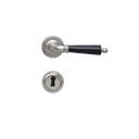 Ovenpainike, Björkboda 25, koristeellinen malli, uuteen oveen, niklattu messinki ja musta puukahva, avainkilvillä